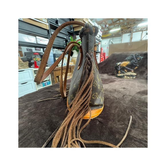 Louis Vuitton Restored Brown Monogram Fringe Bucket Bag - Picture 4 of 9